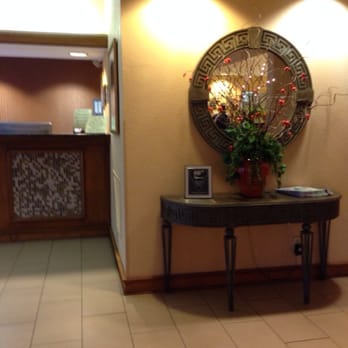 Econo Lodge Inn & Suites Foley-North Gulf Shores - Lobby - Hotels Near Me - Foley, Alabama