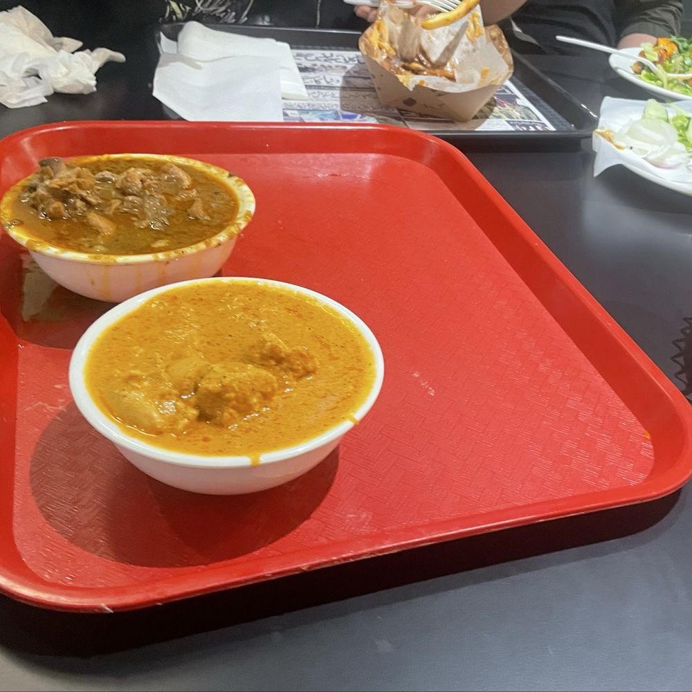 Chicken curry, chicken tikka masala, nan Chicken curry, chicken tikka masala, nan