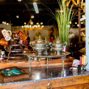 Burns Antik Haus - Antiques Near Me - Beaumont, Texas