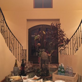 The Canyon Villa - Wine and cheese hour in the beautiful main entrance. - Bed & Breakfast Near Me - Paso Robles, California The Canyon Villa - Wine and cheese hour in the beautiful main entrance. - Bed & Breakfast Near Me - Paso Robles, California