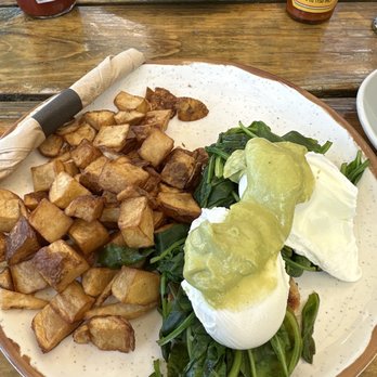 Basecamp Dinette - Quinoa Eggs Benedict - Coffee & Tea Near Me - Burbank, California Basecamp Dinette - Quinoa Eggs Benedict - Coffee & Tea Near Me - Burbank, California