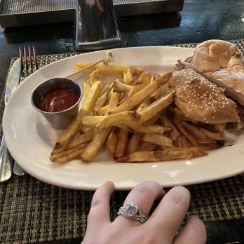 Marlow's Tavern - Burger/Fries - New American Near Me - Atlanta, Georgia