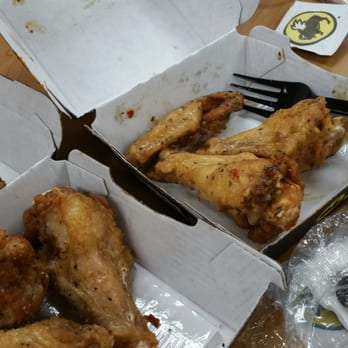 Buffalo Wild Wings - Lemon pepper and garlic parmesan literally look the same... - Sports Bars Near Me - Henderson, Nevada Buffalo Wild Wings - Lemon pepper and garlic parmesan literally look the same... - Sports Bars Near Me - Henderson, Nevada