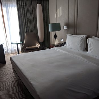 Hilton Berlin - Decent room. - Hotels Near Me - Berlin, BE