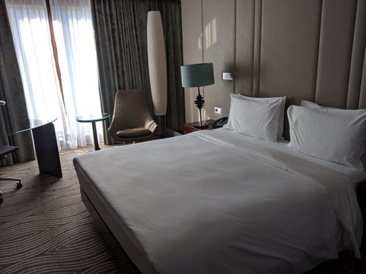 Foto zu Hilton Berlin - Berlin, Deutschland. Decent room.