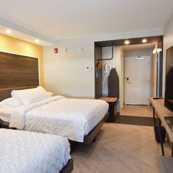 Tru by Hilton Lawrence - Guest room amenity