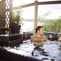 Njuta Spa Nacka - Private spabath with seaview on the terrace.