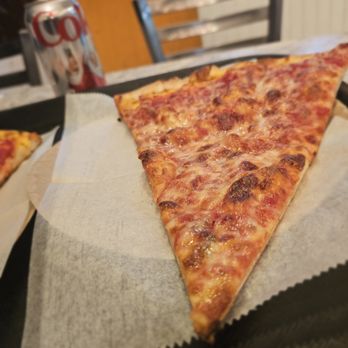 La vista Pizza - Cheese slice. Around $4. Alright. - Pizza Near Me - New York, New York La vista Pizza - Cheese slice. Around $4. Alright. - Pizza Near Me - New York, New York