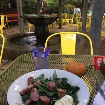 Sunflower Caffe - Had a great lunch at the Sunflower Caffee today! Kale and sausage salad with beans. So delicious! I also love the lattes here - Coffee & Tea Near Me - Sonoma, California