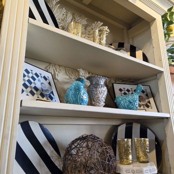 Yellow Vase - Nice decor - Floral Designers Near Me - Rancho Palos Verdes, California