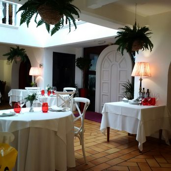 Zacarias - Comedor entrada al restaurante - Restaurants Near Me - Santander, S Zacarias - Comedor entrada al restaurante - Restaurants Near Me - Santander, S