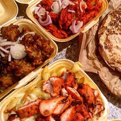 Chanda Cottage - Pick and mix kinda dinner. Fish pakora, veg pakora, Peshawari Naan and chips cheese and chicken tikka.
