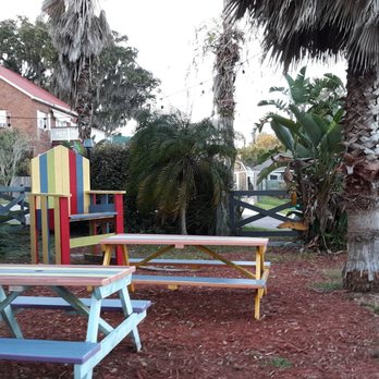 3 Bananas - Outside - Fish & Chips Near Me - Crescent City, Florida