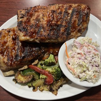 Trejo's Diner - a plate of ribs and vegetables - American Near Me - Clearlake, California