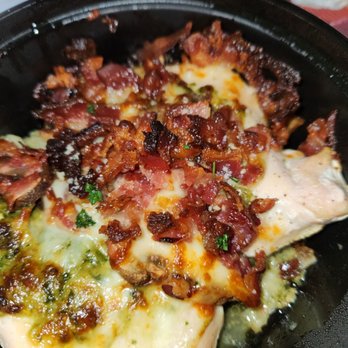 Bucceto's Pizza Pasta - Burnt  dry little to no sauce, chicken torino - Italian Near Me - Bloomington, Indiana