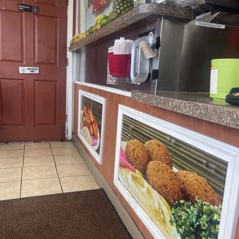 Boostan Cafe - American Near Me - Hamtramck, Michigan