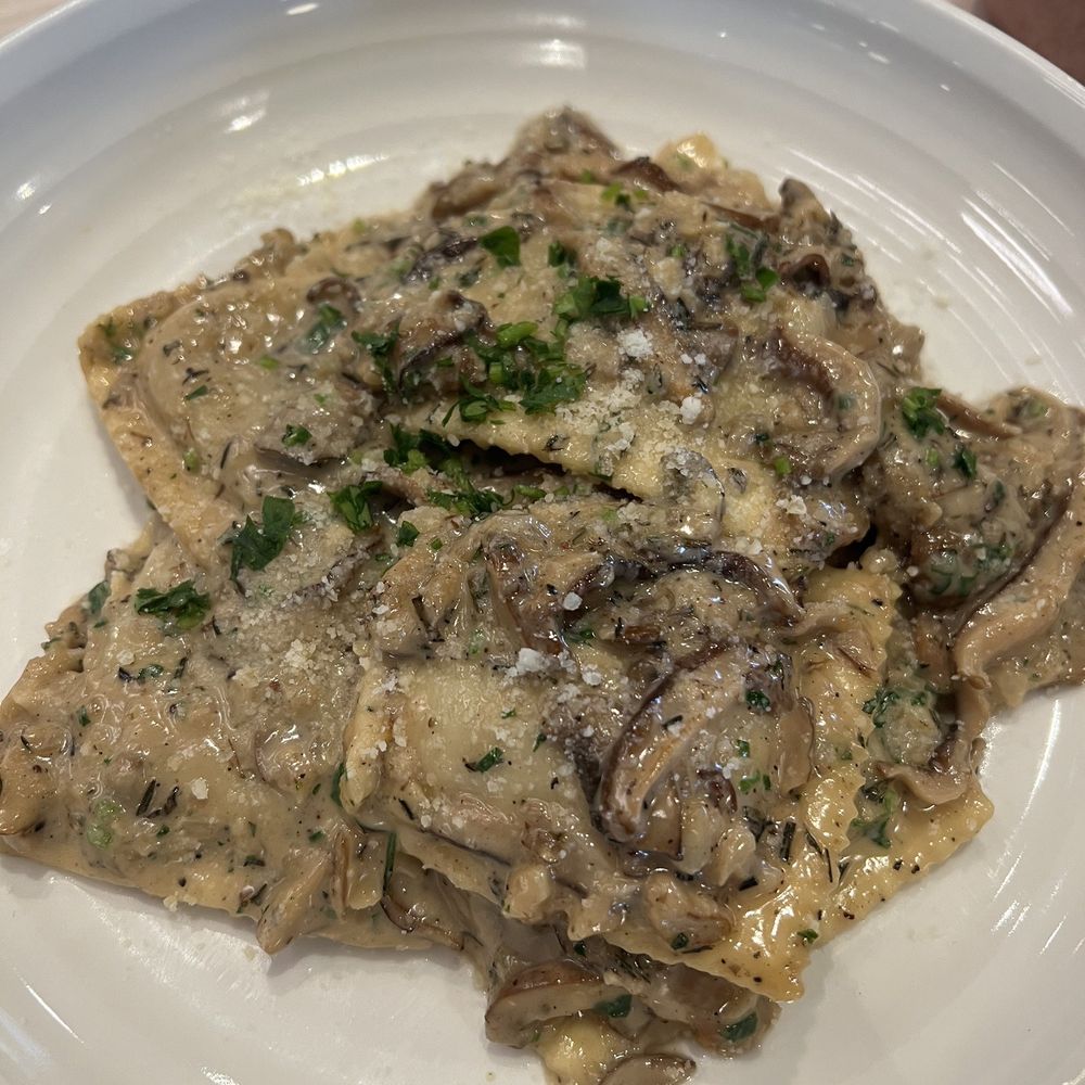Char & Lemon - Mushroom ravioli - Italian Near Me - Oxford, Connecticut Char & Lemon - Mushroom ravioli - Italian Near Me - Oxford, Connecticut