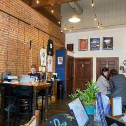 Grounded Patio Cafe - Lots of High Tables