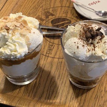 Krzywy Domek - Caramel ice cream and a tiramisu ice cream - Shopping Near Me - Sopot, PM