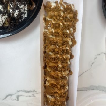 Drip Dessert House - Waffle stick / biscoff - Desserts Near Me - Newark, California