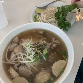 Mẹ Viet Kitchen - Vietnamese Near Me - Gastonia, North Carolina