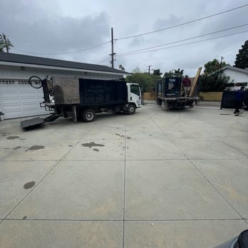 Tidy Junk Removal - Junk removal trucks - Junk Removal & Hauling Near Me - Costa Mesa, California
