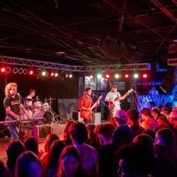 Rick's Cafe Americain - One of the bigger rooms in the place- got a great stage and dancing room!!
