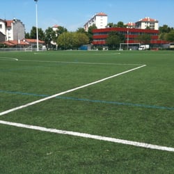 Espace Michel Saez - Terrain de foot avec pelouse