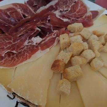 Taverna Iberia - Jamon and manchego - Spanish Near Me - Barcelona, B