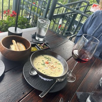 Ross' Grill - Lobster and shrimp chowder - American Near Me - Provincetown, Massachusetts Ross' Grill - Lobster and shrimp chowder - American Near Me - Provincetown, Massachusetts