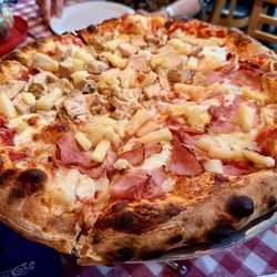 Mr P's Pizza - Hawaiian with half Chicken