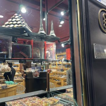Maison Georges Larnicol - Chocolatiers & Shops Near Me - Paris, 75