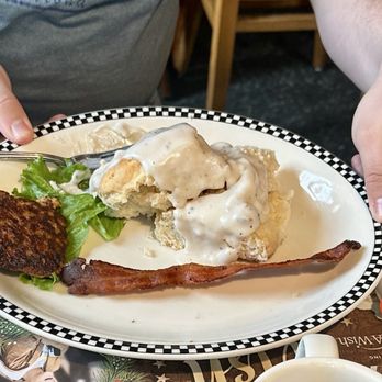 Black Bear Diner Walnut Creek - 1 Biscuit & Country Gravy, Homemade Italian Patty Sausage and bacon - American Near Me - Walnut Creek, California