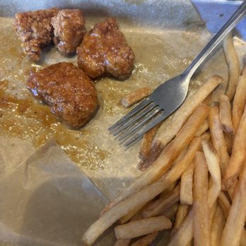 Buffalo Wild Wings - Honey Garlic Boneless Wings - Sports Bars Near Me - North Charleston, South Carolina