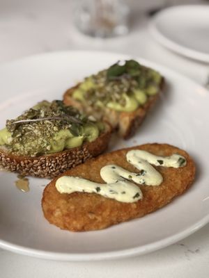 The Clover and the Bee by null