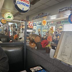 Doug's Classic 57 Diner - Interior