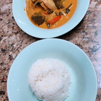 9 Pad Thai - Red Curry with tofu and vegetables - Thai Near Me - Springfield, Virginia