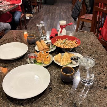 Shanghai On Elm - Egg Roll, Crab Rangoon, Potstickers Fried, Shanghai Noodles - Asian Fusion Near Me - Cincinnati, Ohio