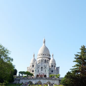 AmericanConcierge - Explore Montmartre and the Sacré-Cœur on a private tour. - Food Tours Near Me AmericanConcierge - Explore Montmartre and the Sacré-Cœur on a private tour. - Food Tours Near Me
