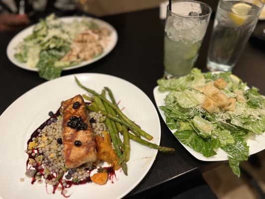 Safari Room Fresh Grill and Bar by null