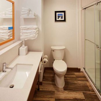 Hampton Inn Parker - Guest room bath - Hotels Near Me - Parker, Arizona