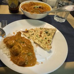 Chicken Chettinad with Chilly garlic naan Chicken Chettinad with Chilly garlic naan