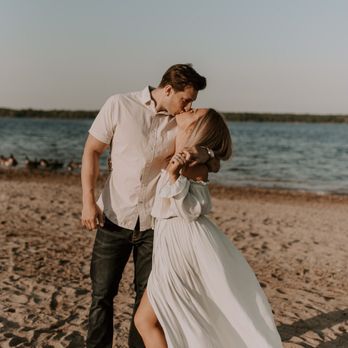 Alum Creek State Park - couples beach engagement - Parks Near Me - Delaware, Ohio Alum Creek State Park - couples beach engagement - Parks Near Me - Delaware, Ohio