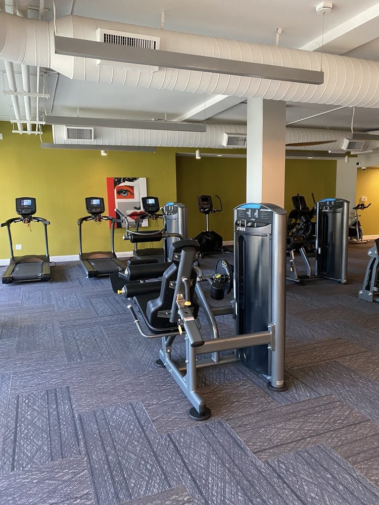 Capri on Camelback - property management company in Phoenix, AZ