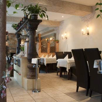 Restaurant Da Claudio - Italian Near Me - Holzkirchen, BY