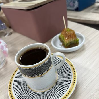 Art Masterclass - Coffee and Turkish delight - Arts & Crafts Near Me - Tustin, California