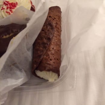 Bova's Bakery - Florentine cannoli - Bakeries Near Me - Boston, Massachusetts