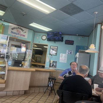 Donut Tyme - elders hanging out - Donuts Near Me - Las Vegas, Nevada Donut Tyme - elders hanging out - Donuts Near Me - Las Vegas, Nevada