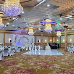 Royal Palace Banquet Hall - Quick overview of our Reception in the Main room with the 16x24 dance floor provided by Royal Palace.