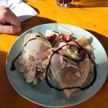 Boules - Crepes with Nutella and Ice cream vanilla.. - Mexican Near Me - Ensenada, BCN